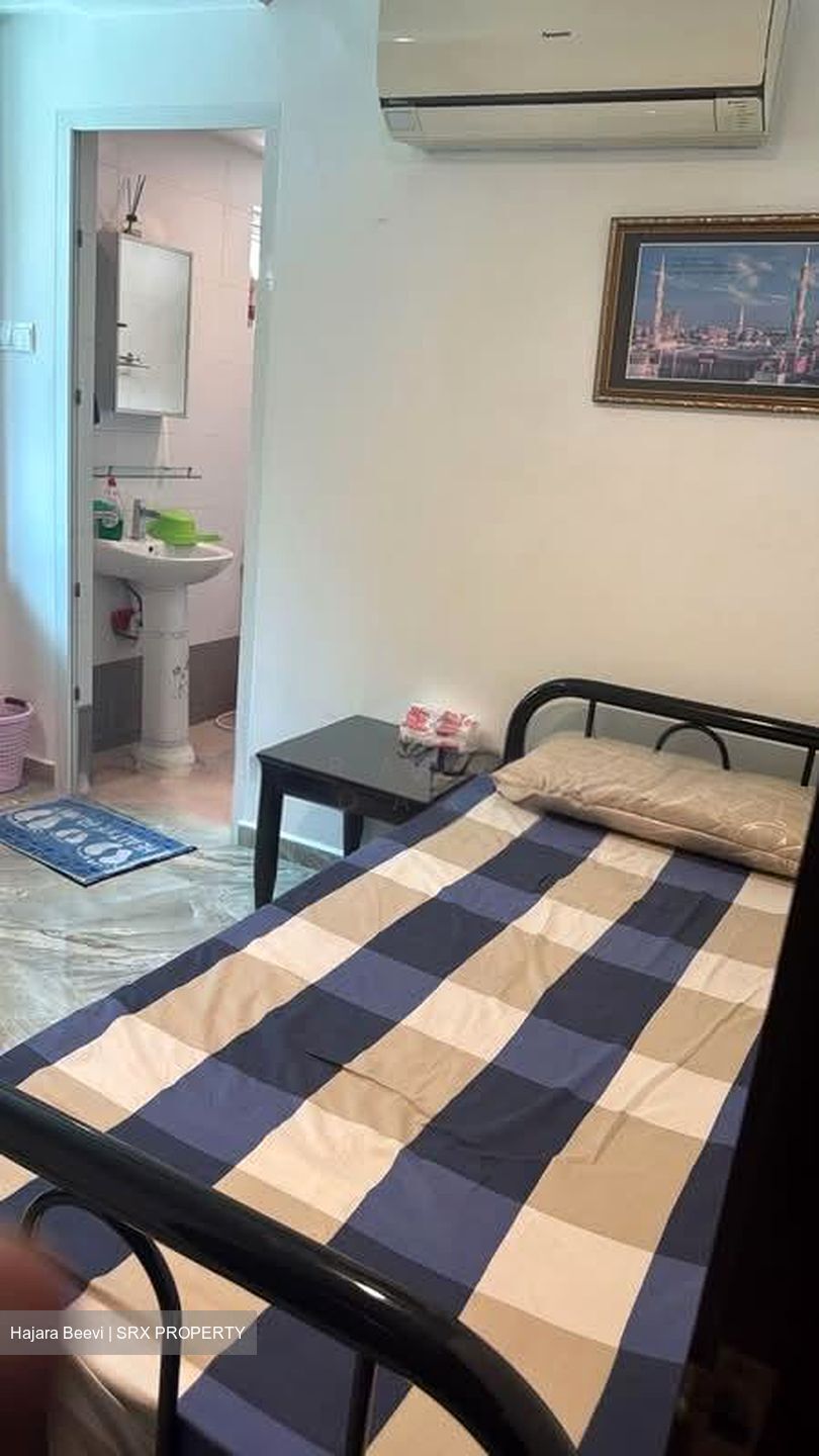 Pasir Panjang Road (D5), Terrace #583192611